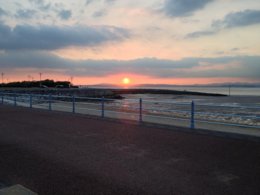 The Crown Hotel Morecambe Zewnętrze zdjęcie